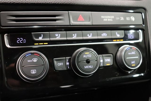 Golf Sportsvan 2.0 TDI DSG ACC NAVI AHK BT KAMER
