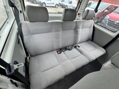 Fahrzeugabbildung T4 Kombi Transporter Bus 2.5 9-Sitzer