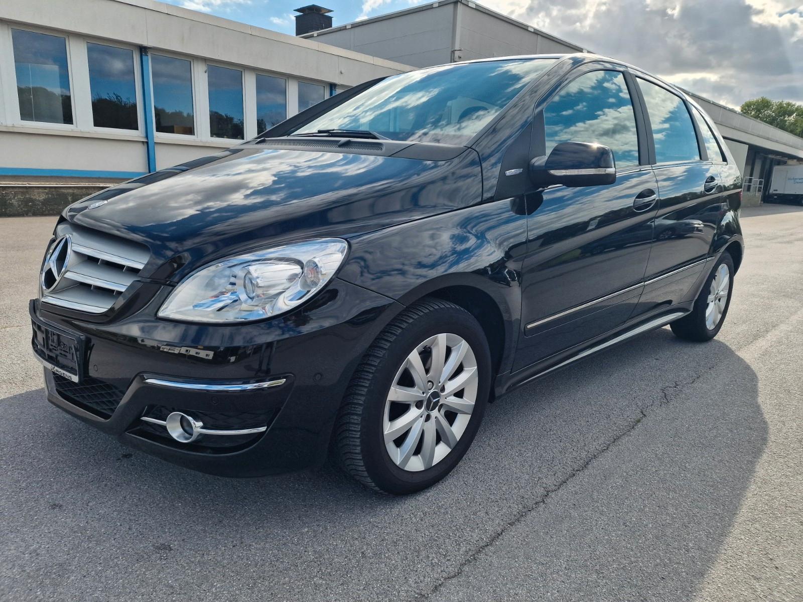 Mercedes-Benz B 180 WhatsApp +4917644511851