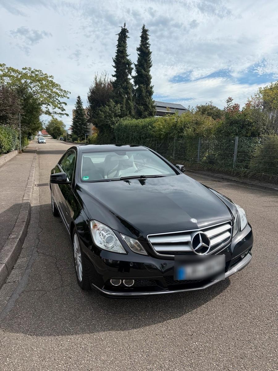 Mercedes-Benz E 220