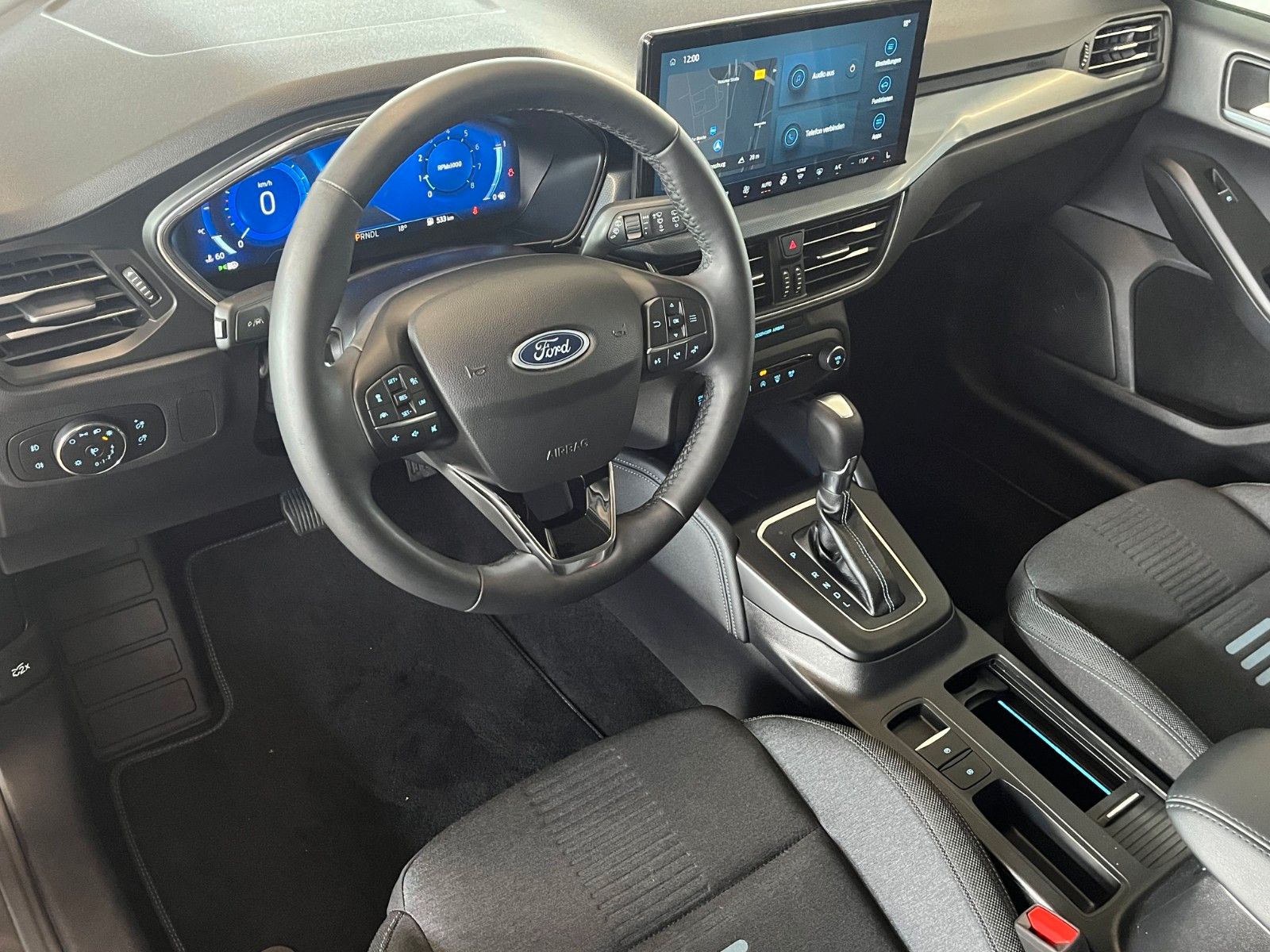 Fahrzeugabbildung Ford Focus Active X Turnier Automatik LED NAVI CAM