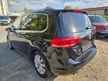 Volkswagen Touran - 4
