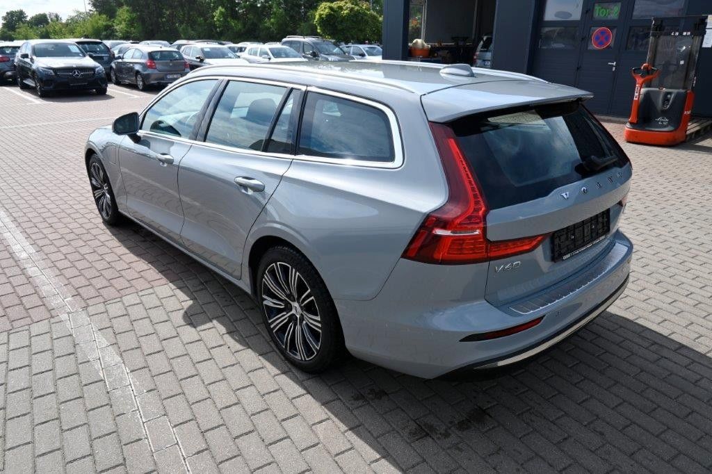 Fahrzeugabbildung Volvo V60 T6 PHEV Essential AWD*AHK*PDC*LHZG*
