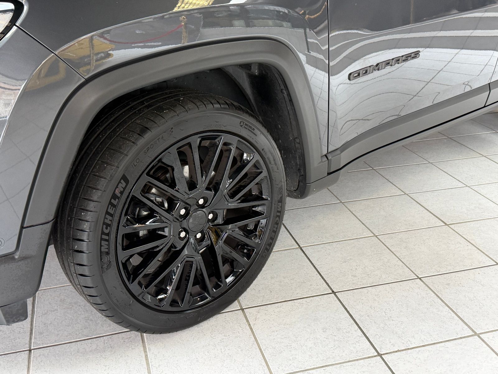 Fahrzeugabbildung Jeep Compass Upland/ALIPINE-SOUND/360°KAM/CARPLAY