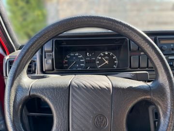 Volkswagen Golf - 6