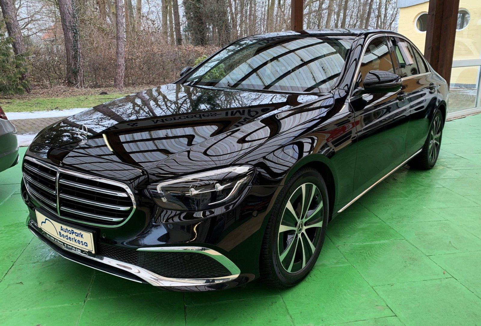 MERCEDES-BENZ E 220 d Autom. Exclusive+Avantgarde+LED+Pano+Kam