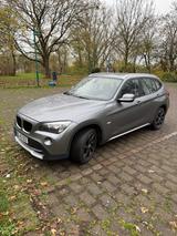 BMW X1 xDrive18d -Panoramadach, AHK,Allwetterreifen