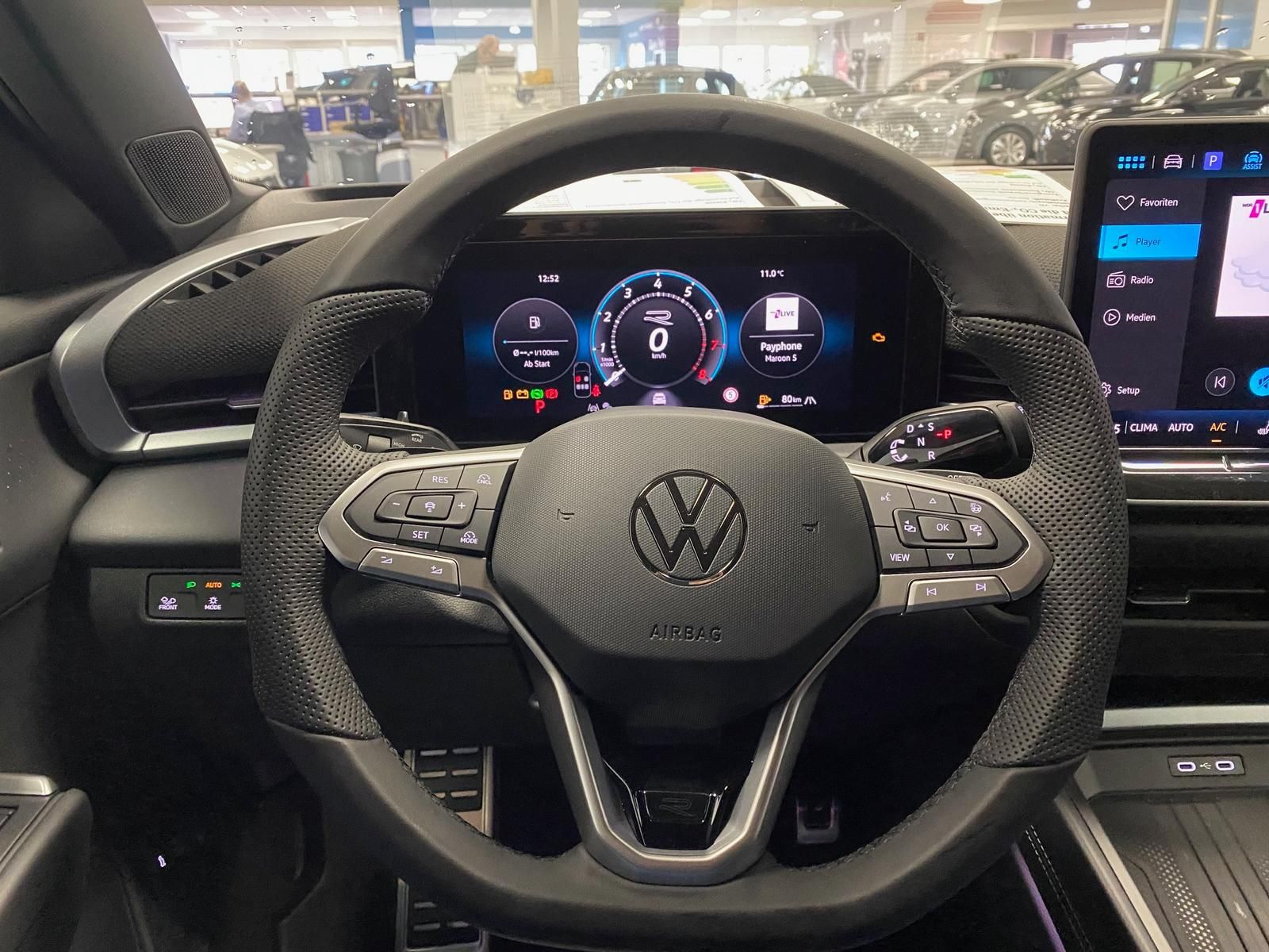 Fahrzeugabbildung Volkswagen T-Roc 1.5 eTSI R-Line NEUES MODELL AHK+ACC+KAMER