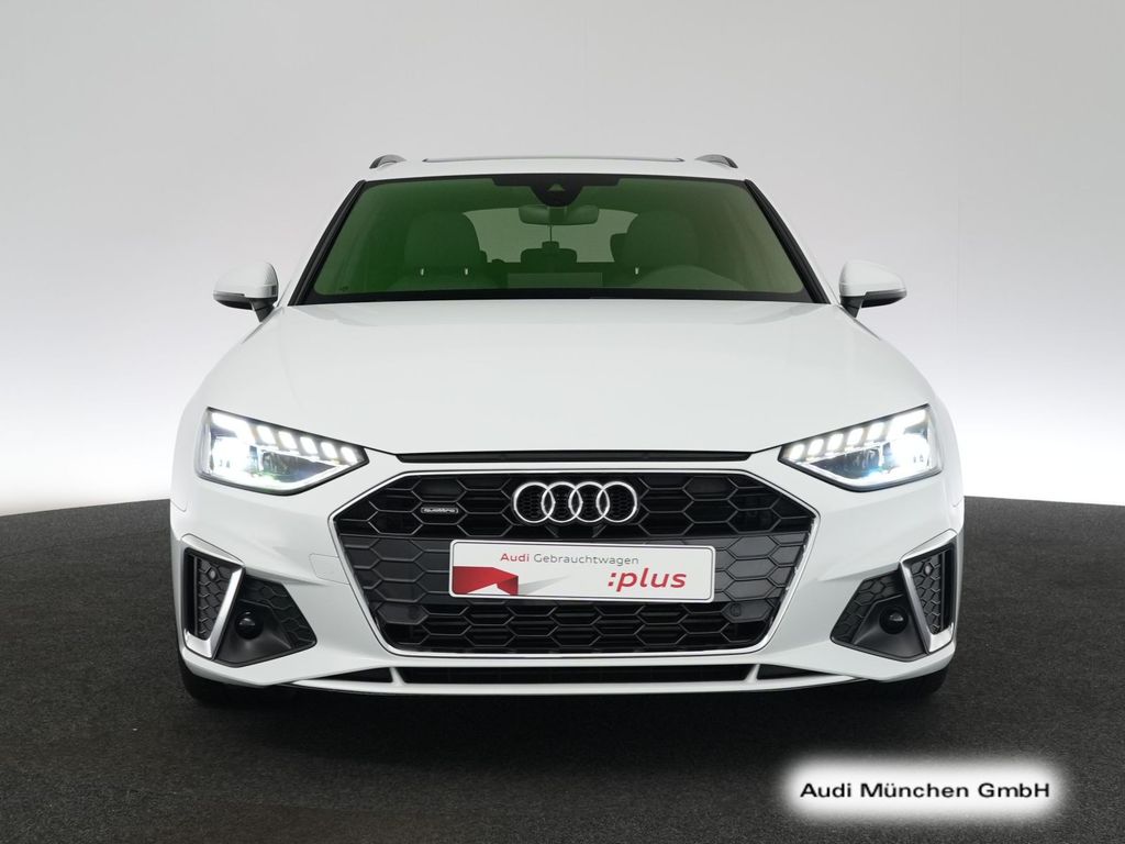 AUDI A4 2024