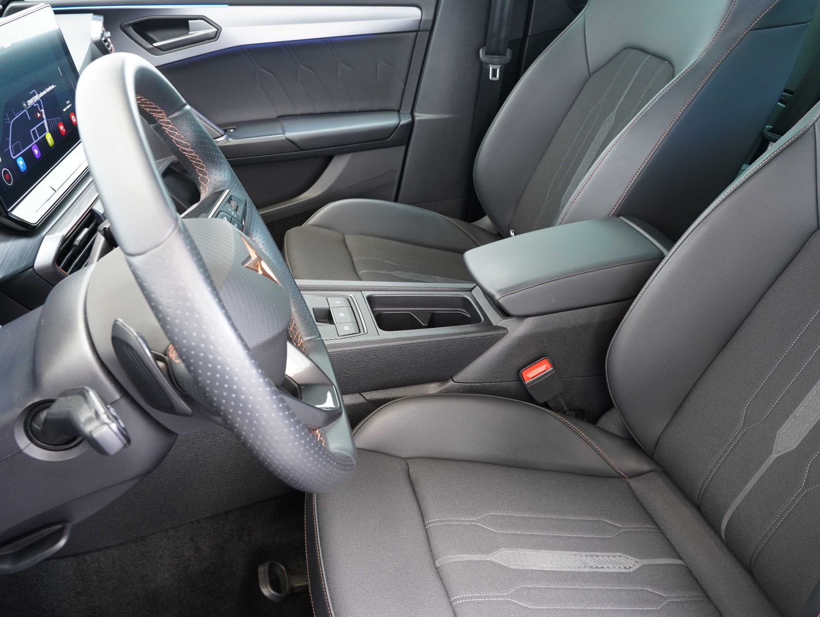 Fahrzeugabbildung CUPRA Leon Sportstourer VZ 2.0 TSI DSG 4Drive