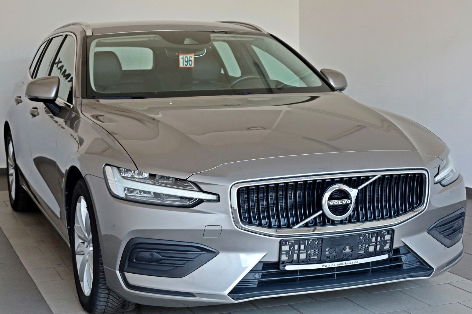 Fahrzeugabbildung Volvo V60 Kombi Momentum Pro T.Leder,Navi,LED,AppleCar