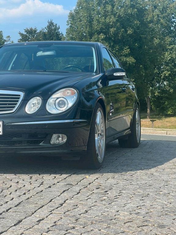 Mercedes-Benz E 320