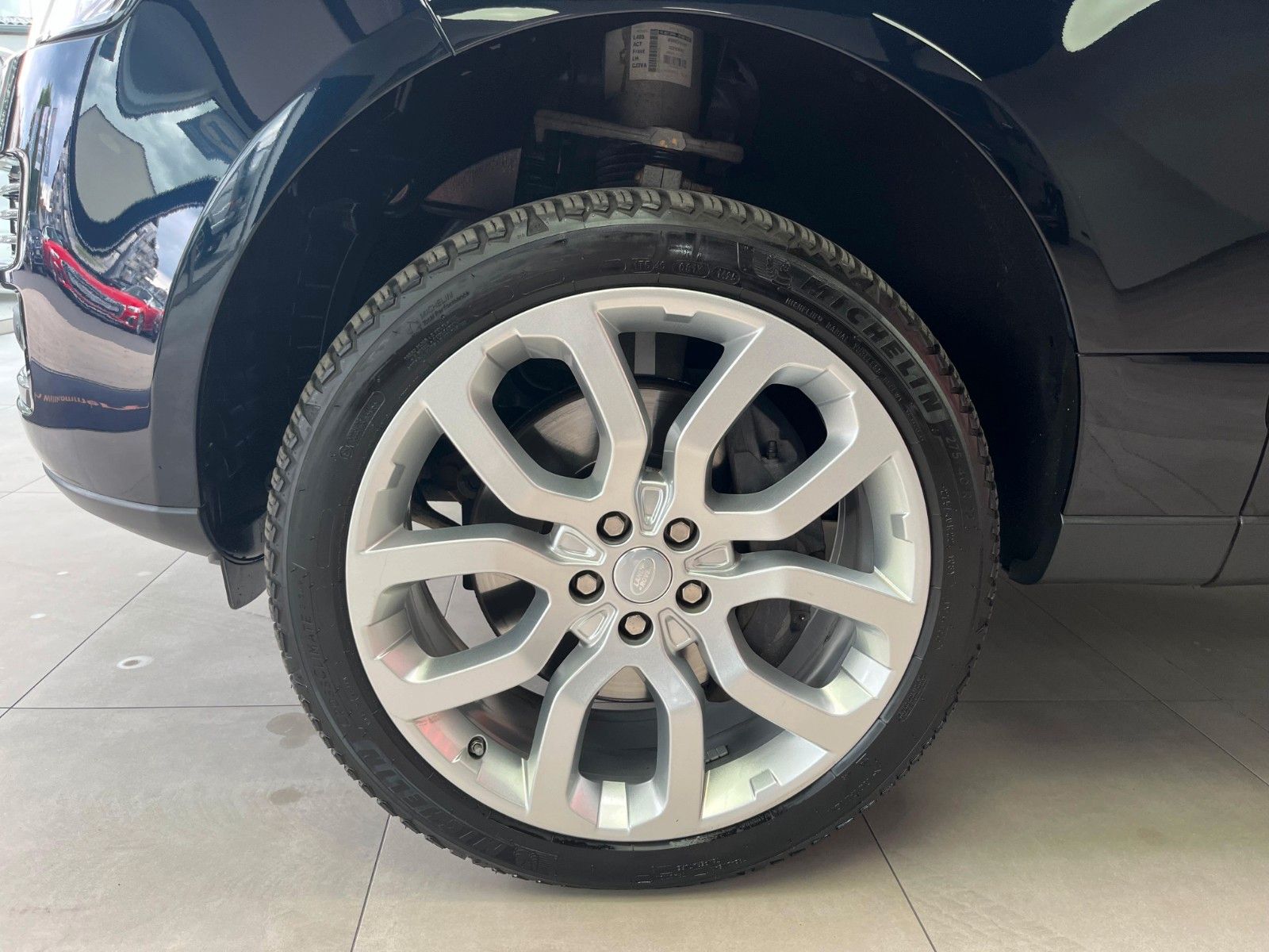 Fahrzeugabbildung Land Rover Range Rover Vogue 4.4 SDV8*Pano*AHK*