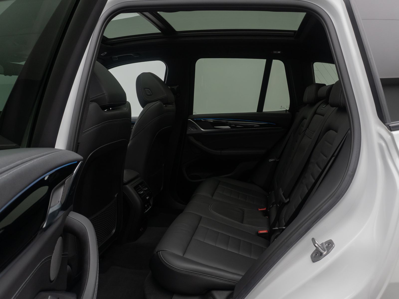 Fahrzeugabbildung BMW iX3 IMPRESSIVE ACC 360° Panorama HUD DAB 20Zoll