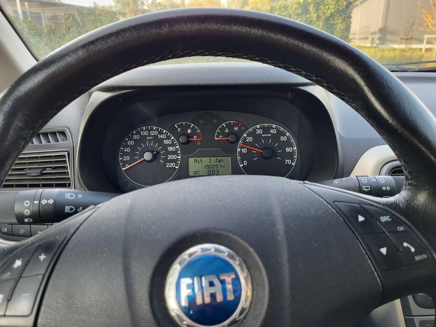 Fiat Grande Punto  5-Türer 1.4 8V Emotion