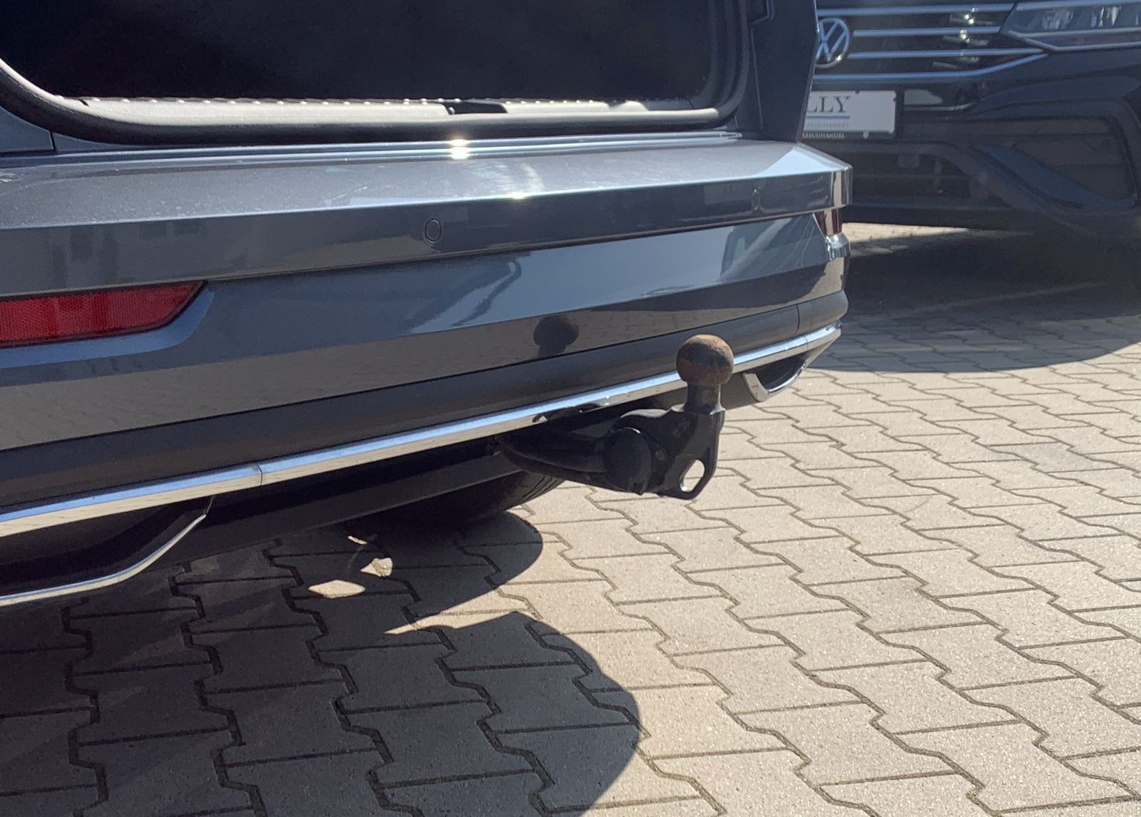 Fahrzeugabbildung SKODA Karoq 2.0 TDI*Sportline*4x4*AHK*LED*CANTON*ACC*