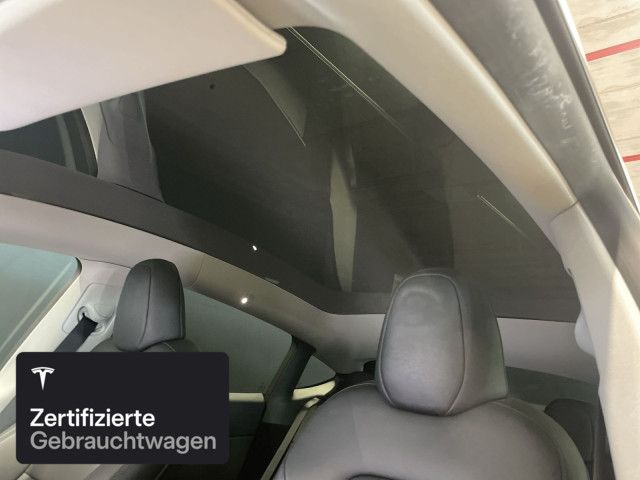 Tesla Model Y Long Range AWD foto 18