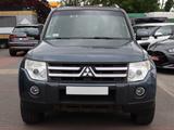 Mitsubishi Pajero 3.2 DI-D Instyle 4X4 170PS AUT.*PANO*KAM - Mitsubishi aus 2007