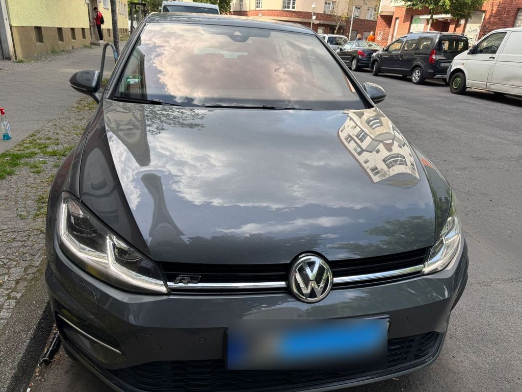 Image of Volkswagen Golf