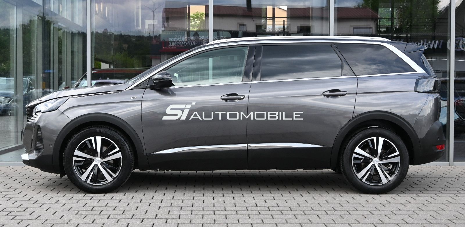 Fahrzeugabbildung Peugeot 5008 BlueHDi 130 GT °ACC°AHK°PANO°7-SITZE°ALARM°