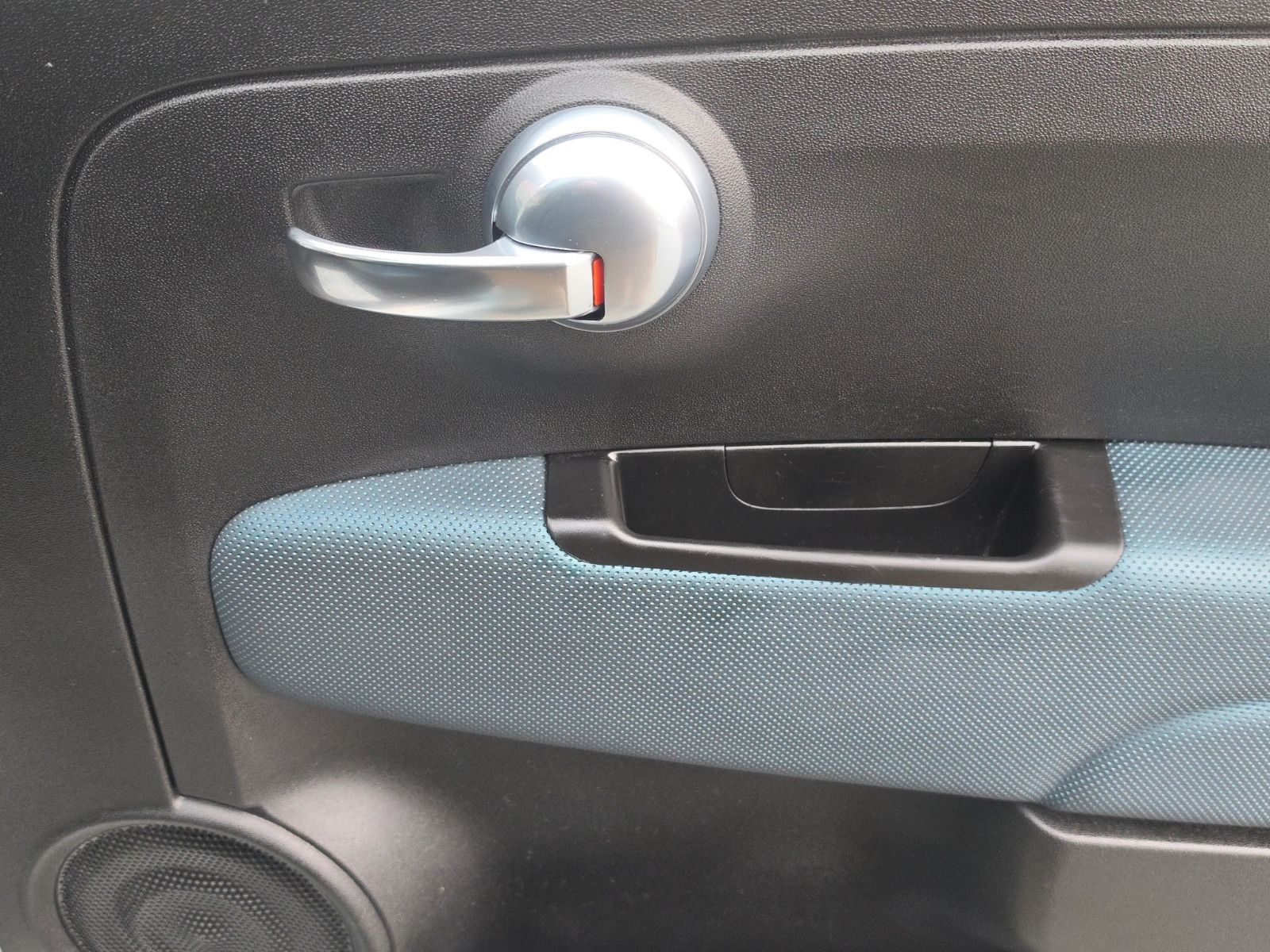 Fahrzeugabbildung Fiat 500 Launch Edition Panorama-Dach  Apple Carplay