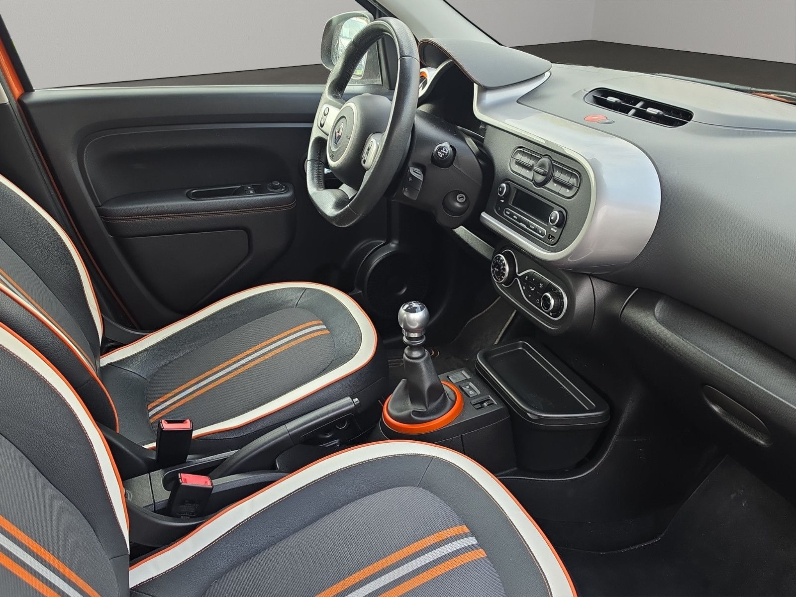 Fahrzeugabbildung Renault Twingo GT Tempomat SHZ PDC TÜV NEU