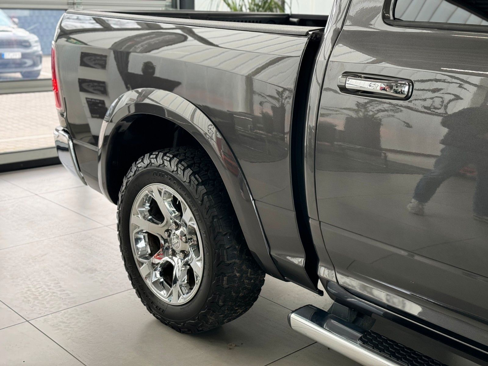 Fahrzeugabbildung Dodge RAM 1500 Laramie Classic  "LPG  AHK  Leder"