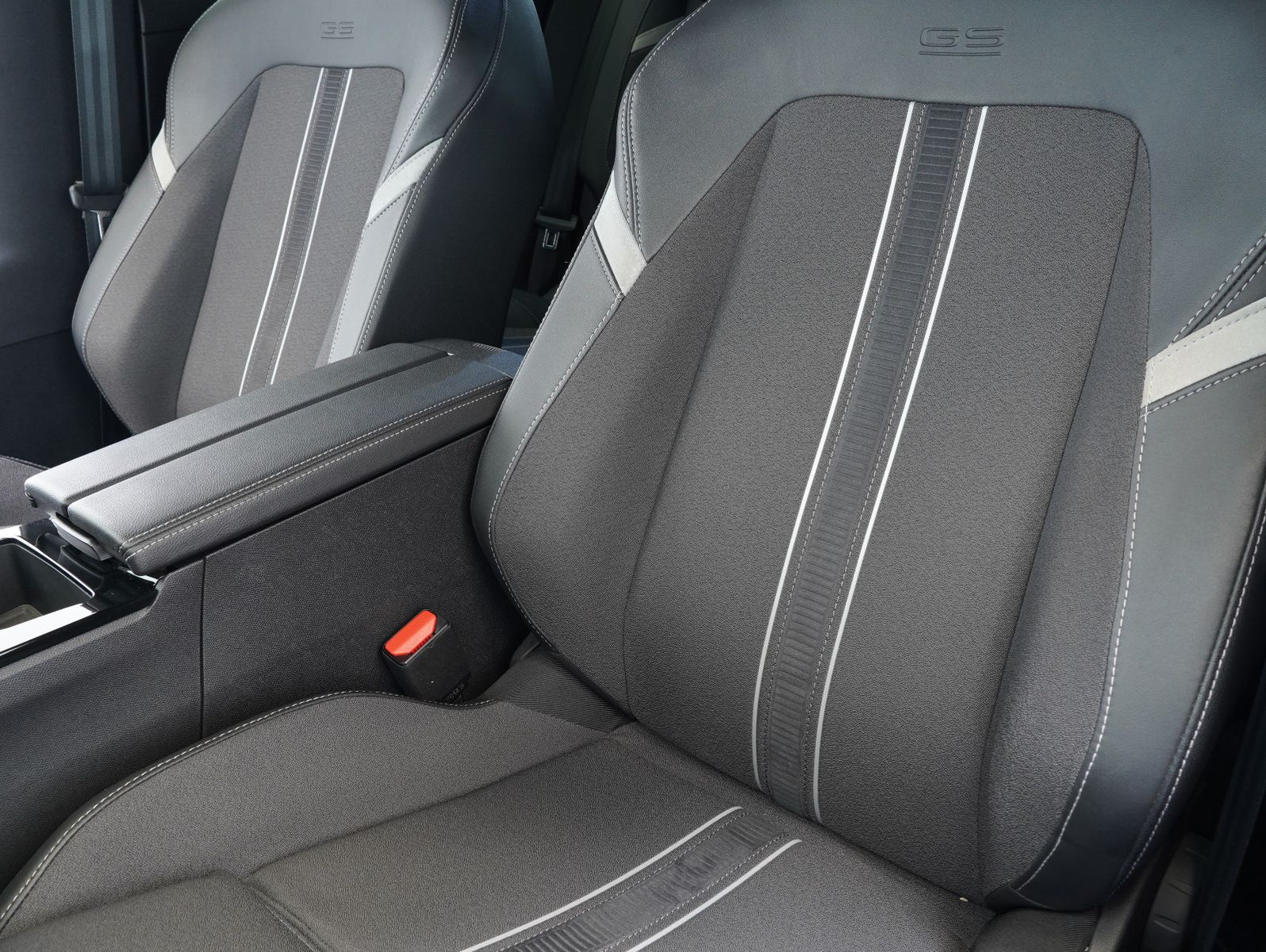 Fahrzeugabbildung Opel Astra L 1.2 Turbo Sports Tourer GS