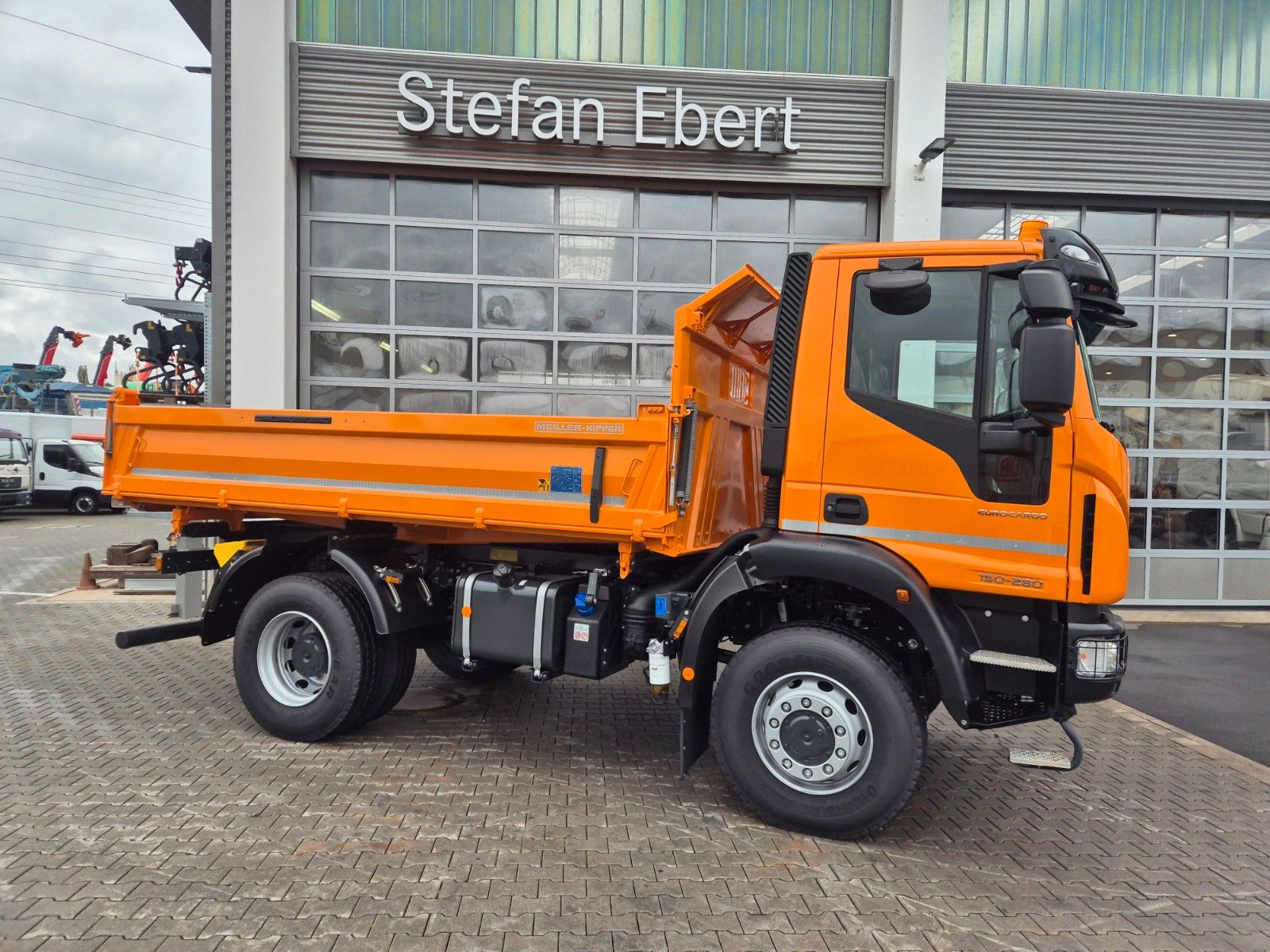 Fahrzeugabbildung Iveco ML150E28W 4x4 Meiller Dreiseitenkipper 2xAHK