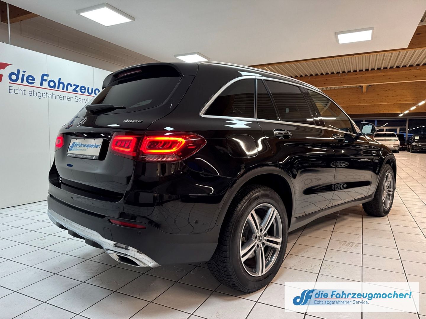 Fahrzeugabbildung Mercedes-Benz GLC 300 e 4Matic Digitales Cockpit Memory Sitze
