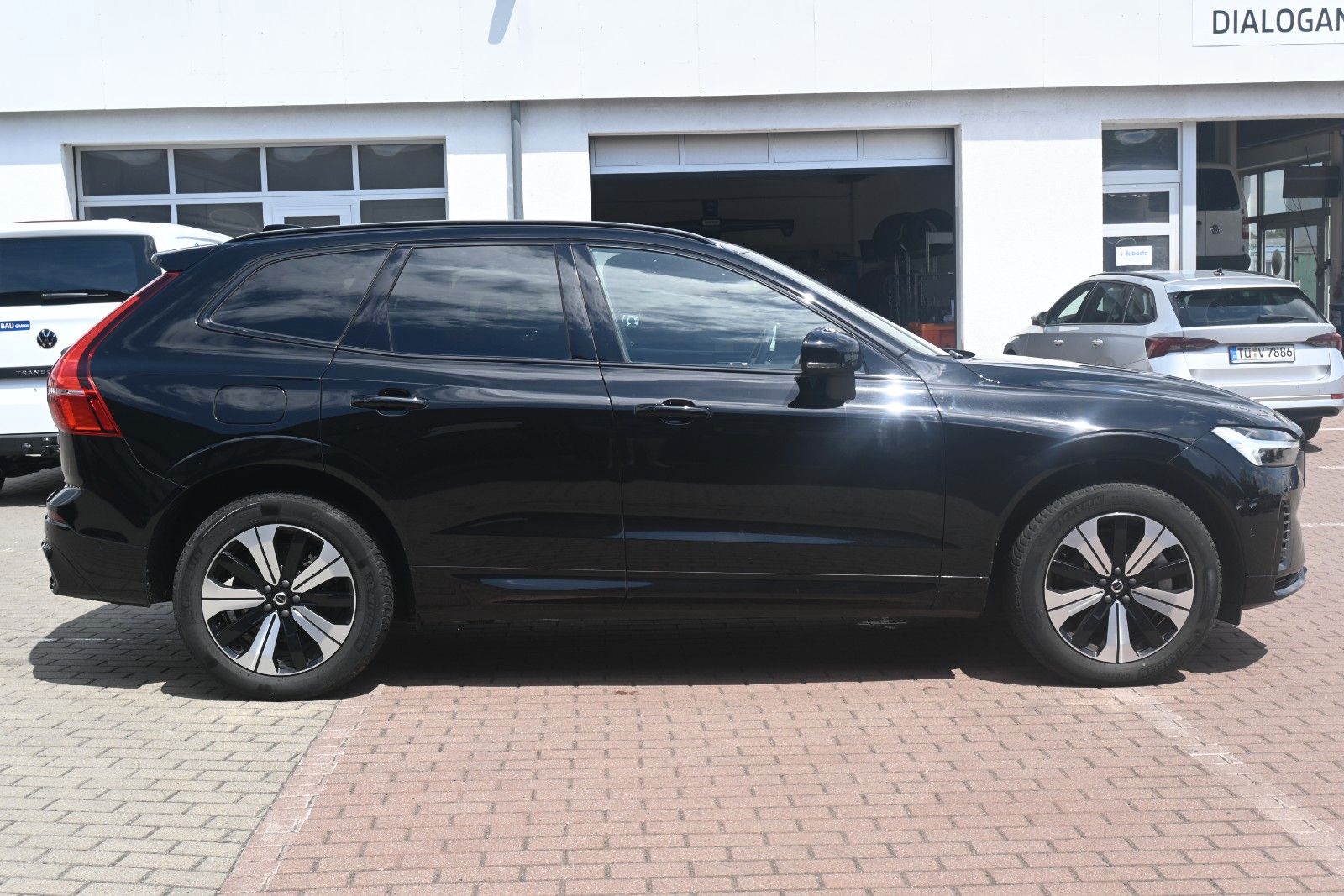 Fahrzeugabbildung Volvo XC60 T6 AWD Recharge Plus Dark*360°*ACC*AHK