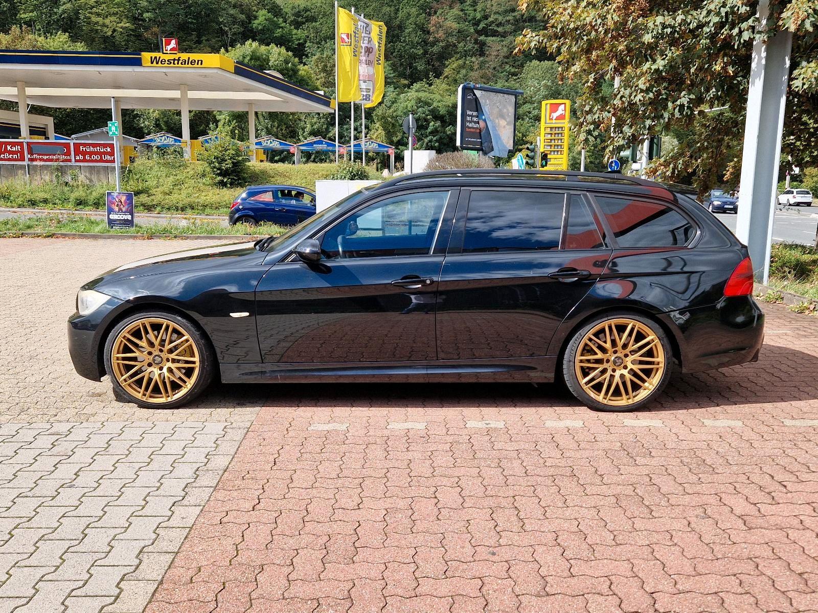 BMW 330