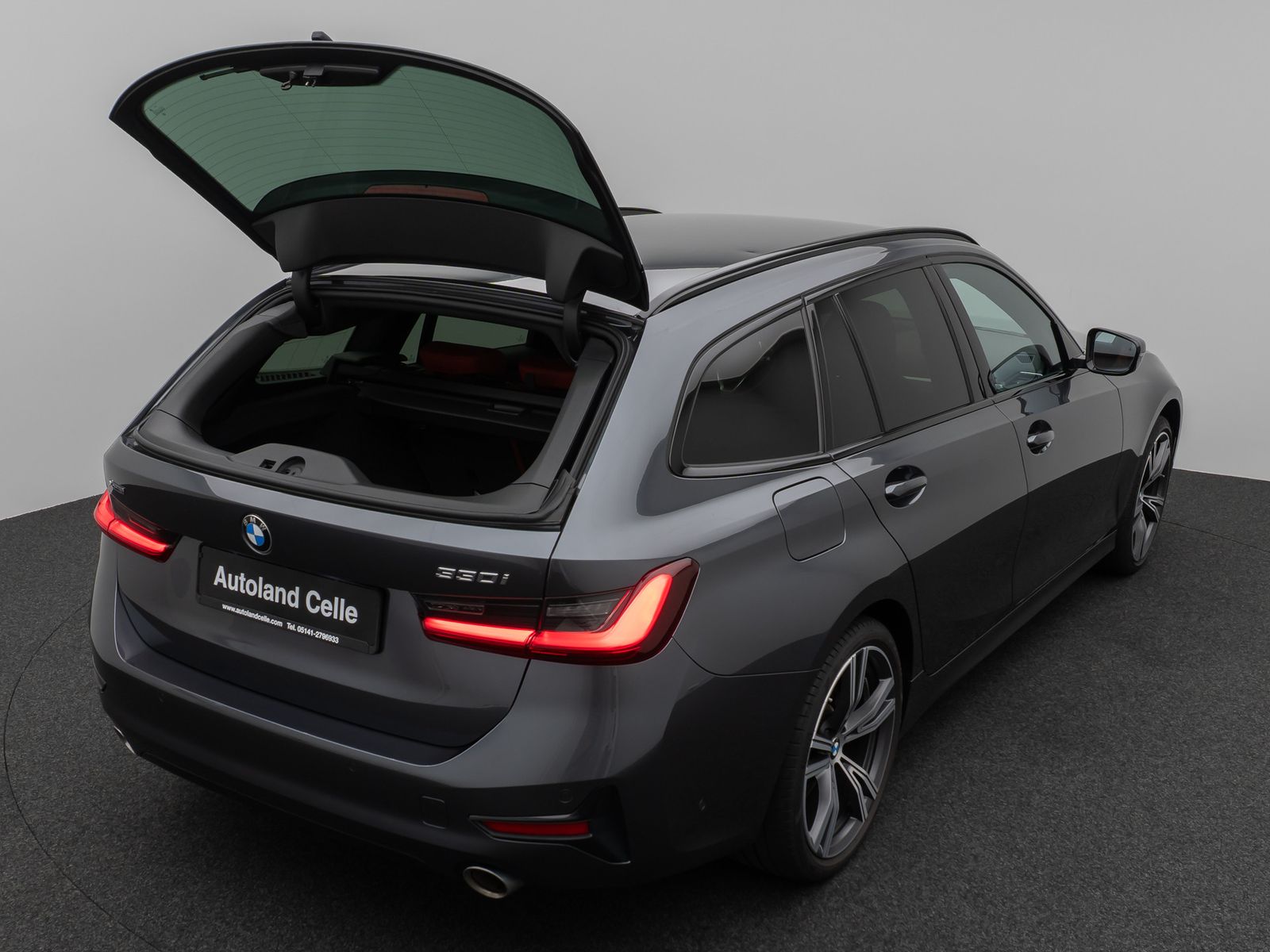 Fahrzeugabbildung BMW 330i xD SportLine Laser DAB HiFi PDC AHK Komfort
