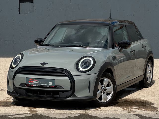 MINI Cooper Auto. Essential Trim Kamera Temp. BLT