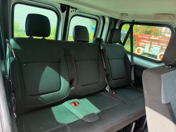 Opel Vivaro - 10