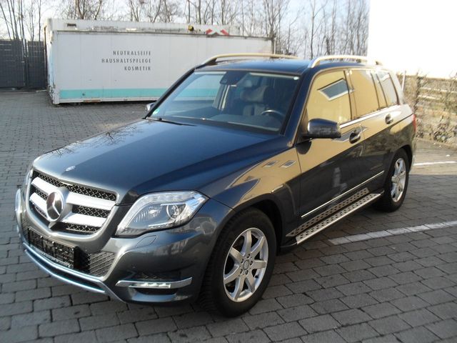 Mercedes-Benz GLK 350  4 matic  Pano Navi sehr geplegt