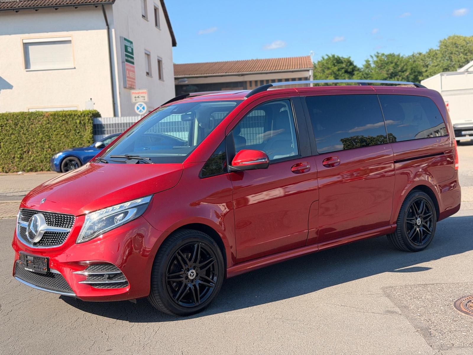 Mercedes-Benz V 300d AMG 4Matic 360"Kamera Leder 7 Sitzer
