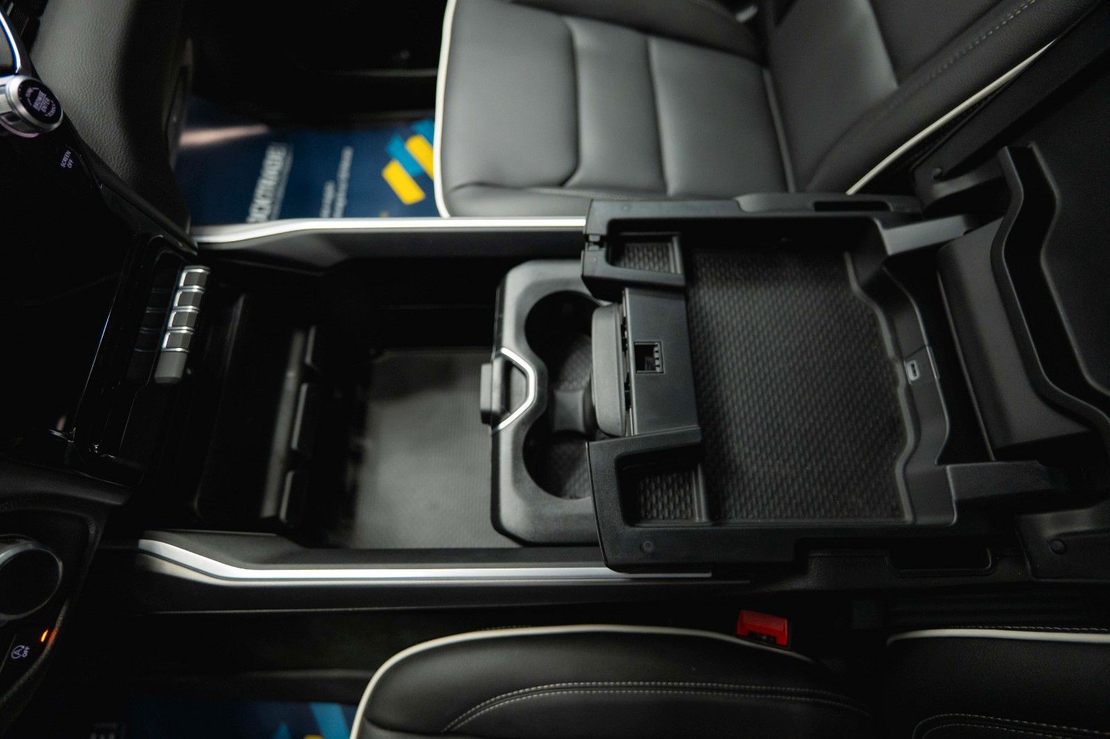 Fahrzeugabbildung Dodge RAM 5.7 V8 HEMI 4x4 LIMITED Style Night-Edition