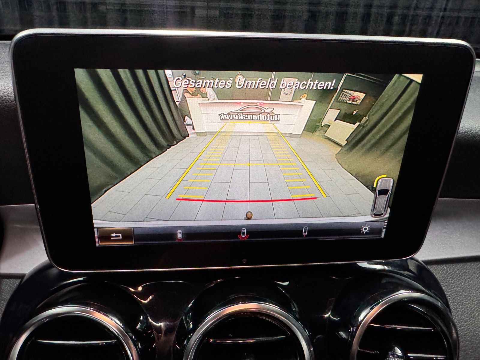 Fahrzeugabbildung Mercedes-Benz GLC 220 d 4Matic|NAVI|AUTOMATIK|AHK|KAMERA|