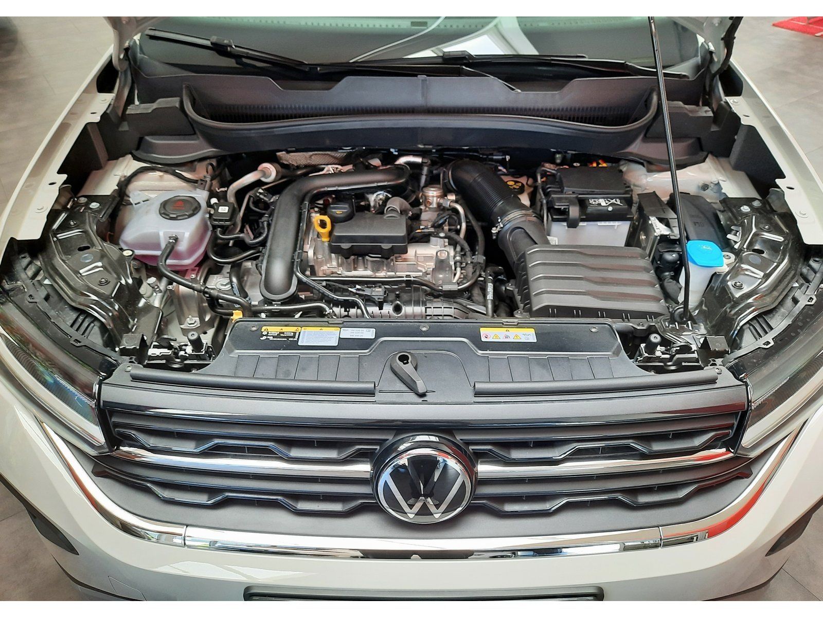 Fahrzeugabbildung Volkswagen T-Cross Life TSI *LED*PDC*ACC*Sitzhzg*App-Conn*