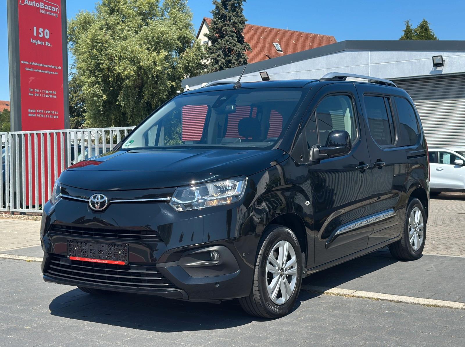 Toyota Proace City / Panorama / 5 Sitze / 1+ Hand / AHK