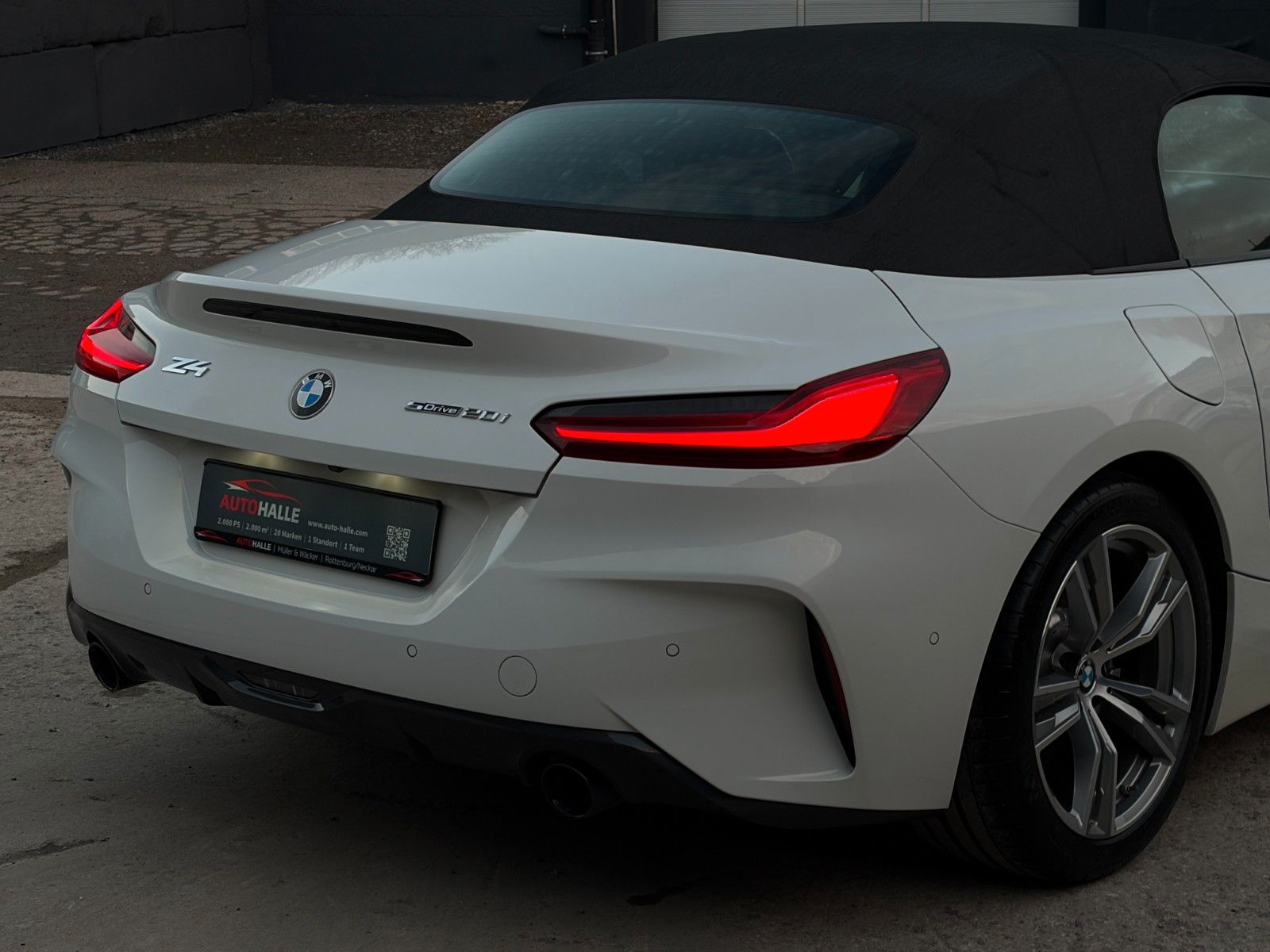 Fahrzeugabbildung BMW Z4 sDrive20i M Sport Anthrazit HUD ACC H&K LHZ