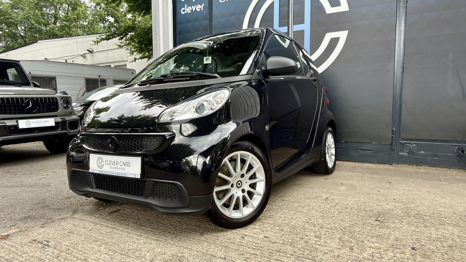 Smart ForTwo COUPE*PURE*SERVO*NAVI*KLIMA*SHZ*PANO