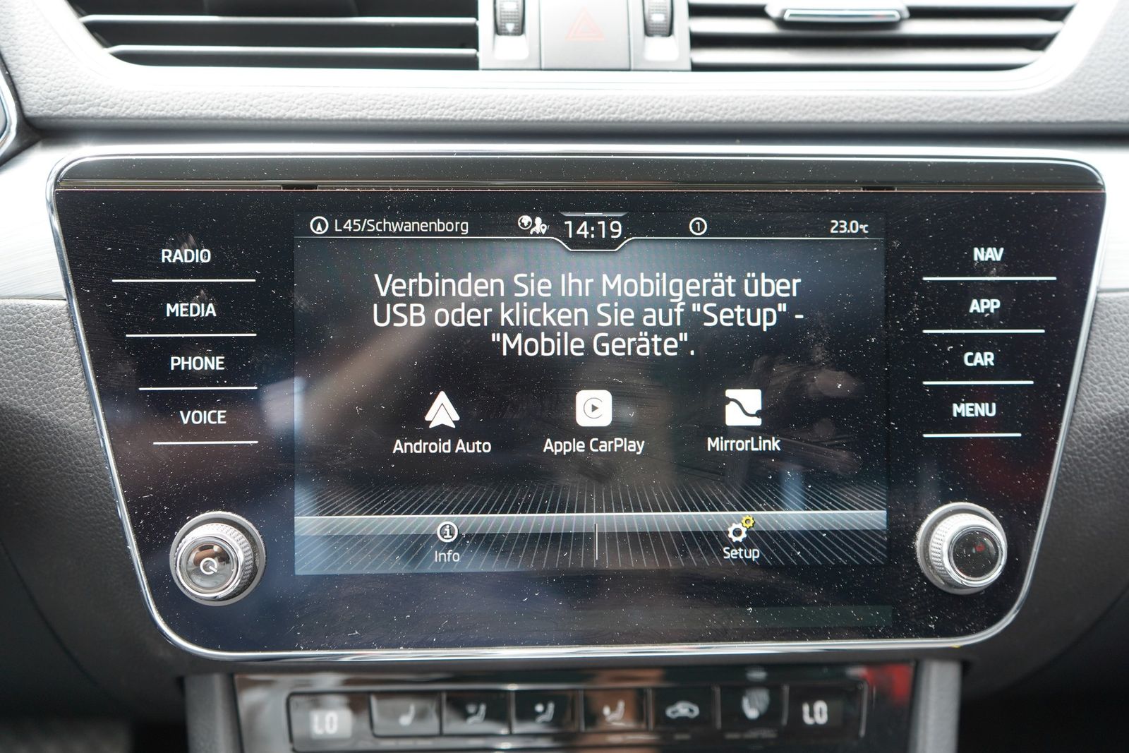 Skoda Superb Combi 2.0 TDI Active LED Notrufassistent foto 12