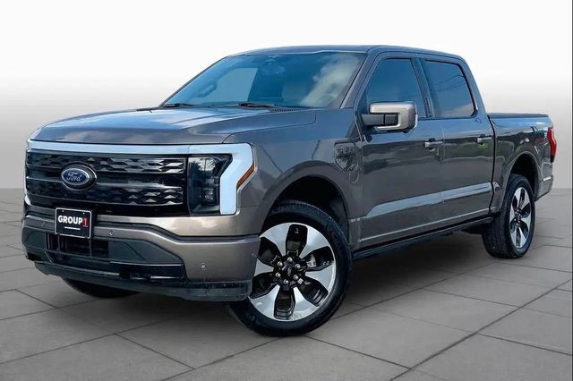 Ford F150 Lightning Platinum gr. Batterie im Vorlauf
