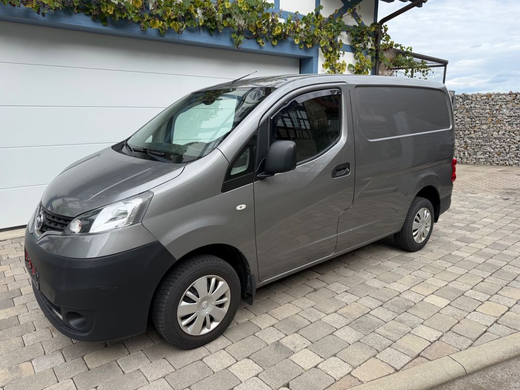 Image of Nissan NV200