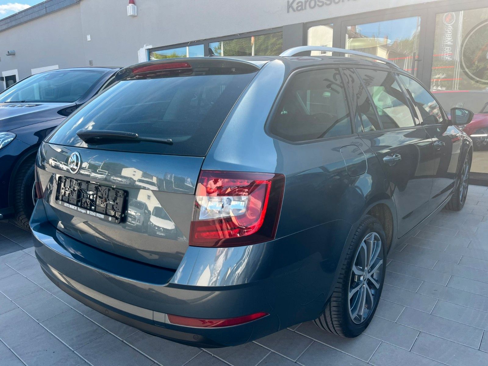 Fahrzeugabbildung SKODA Octavia 1.4 TSI Combi Drive*RFK*AHK*PDC*LED*