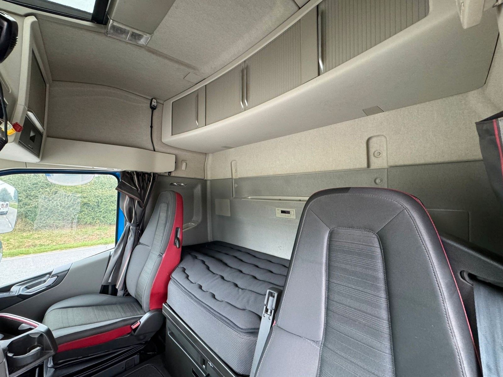Fahrzeugabbildung Volvo FH 500 4x4H BL SA mit 2-Kreis-Hydraulik