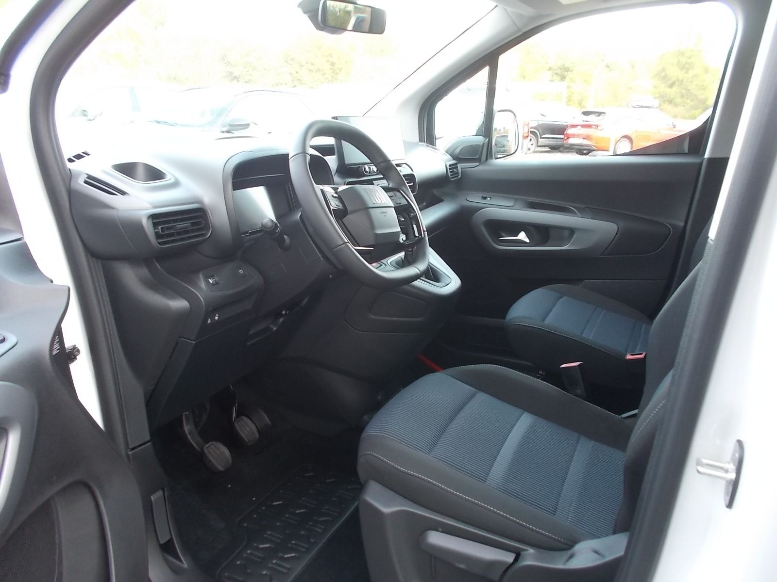 Fahrzeugabbildung Fiat Doblo Kombi L2 1.5 BlueHDi