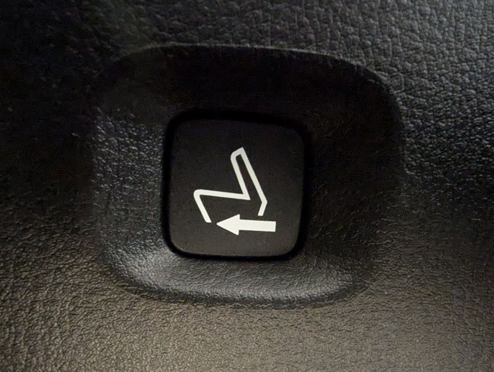 MAZDA CX-80 3.3L E-SKYACTIV D 254 HOMURA+ 7-Sitze Pano - Image 28